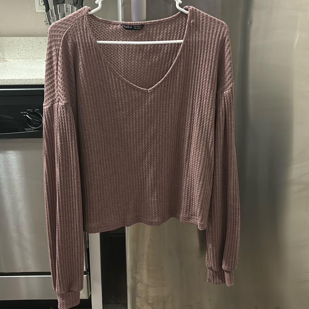 Size medium fits like a large. Slightly worn